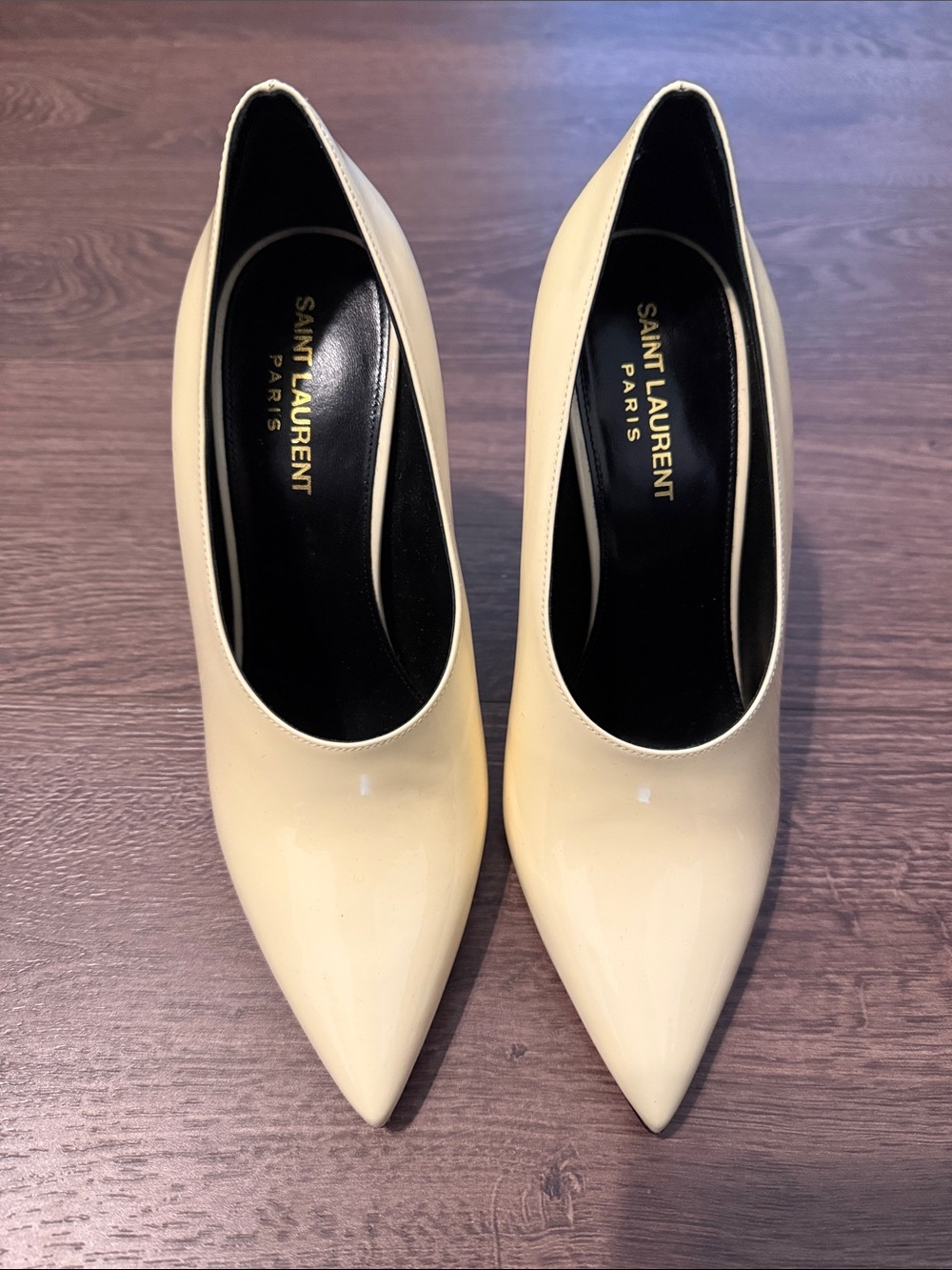 Saint Laurent Cream Patent Pointed Pumps with Sleek Silhouette